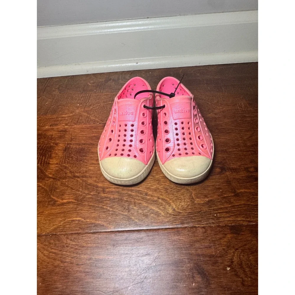 Native Jefferson Pink Perforated Slip On Water Shoes Kids C7